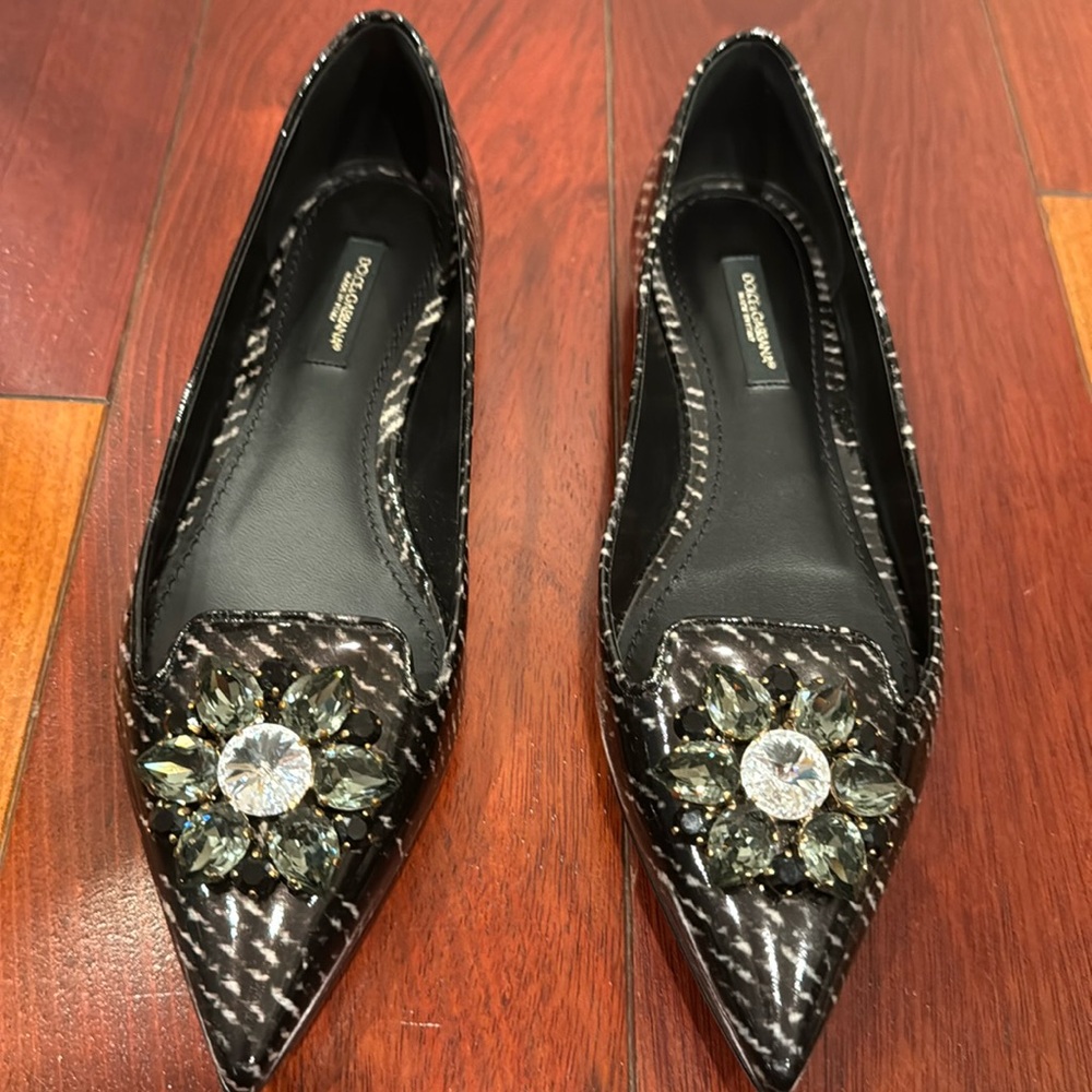 Dolce & Gabbana black flat shoes with crystals size 36.5